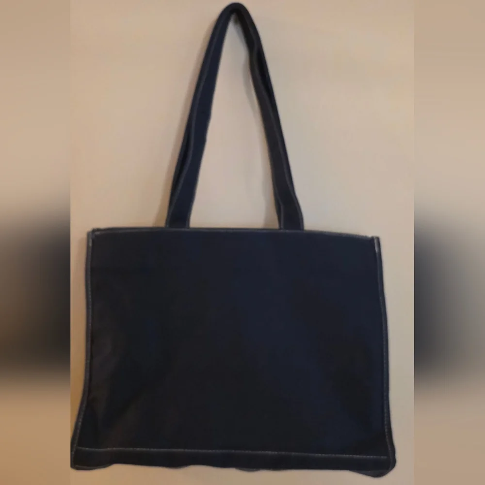 Disneyland Resort NWT Adorable Vibrant Tote Bag W/Mickey, Minnie, Goofy, Aladdin